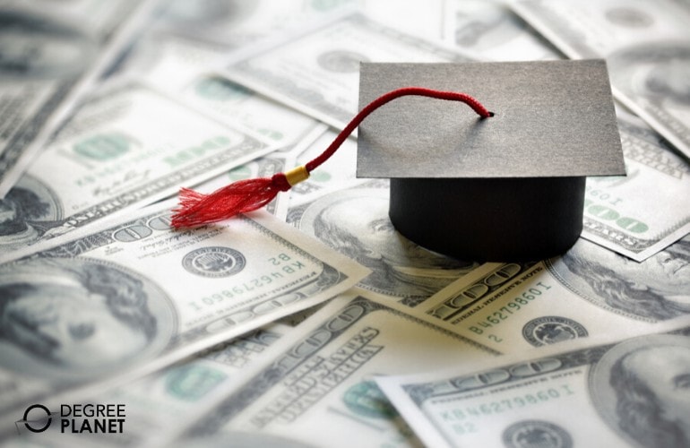 Financial Aid for a Criminal Justice Associates Degree Online